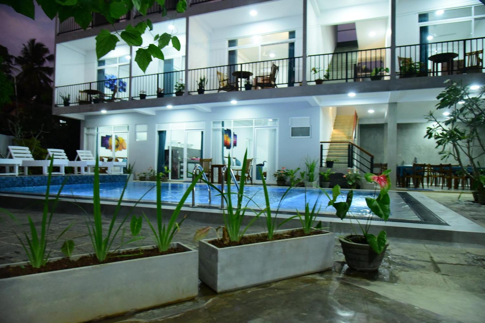 Di Sicuro Tourist Inn Hikkaduwa Extérieur photo
