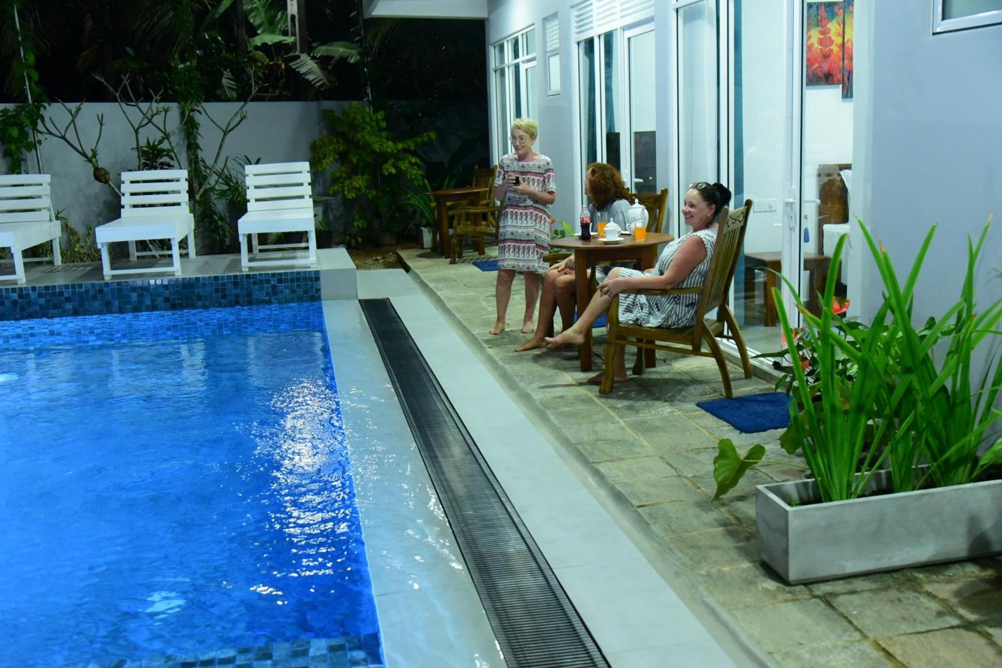 Di Sicuro Tourist Inn Hikkaduwa Extérieur photo
