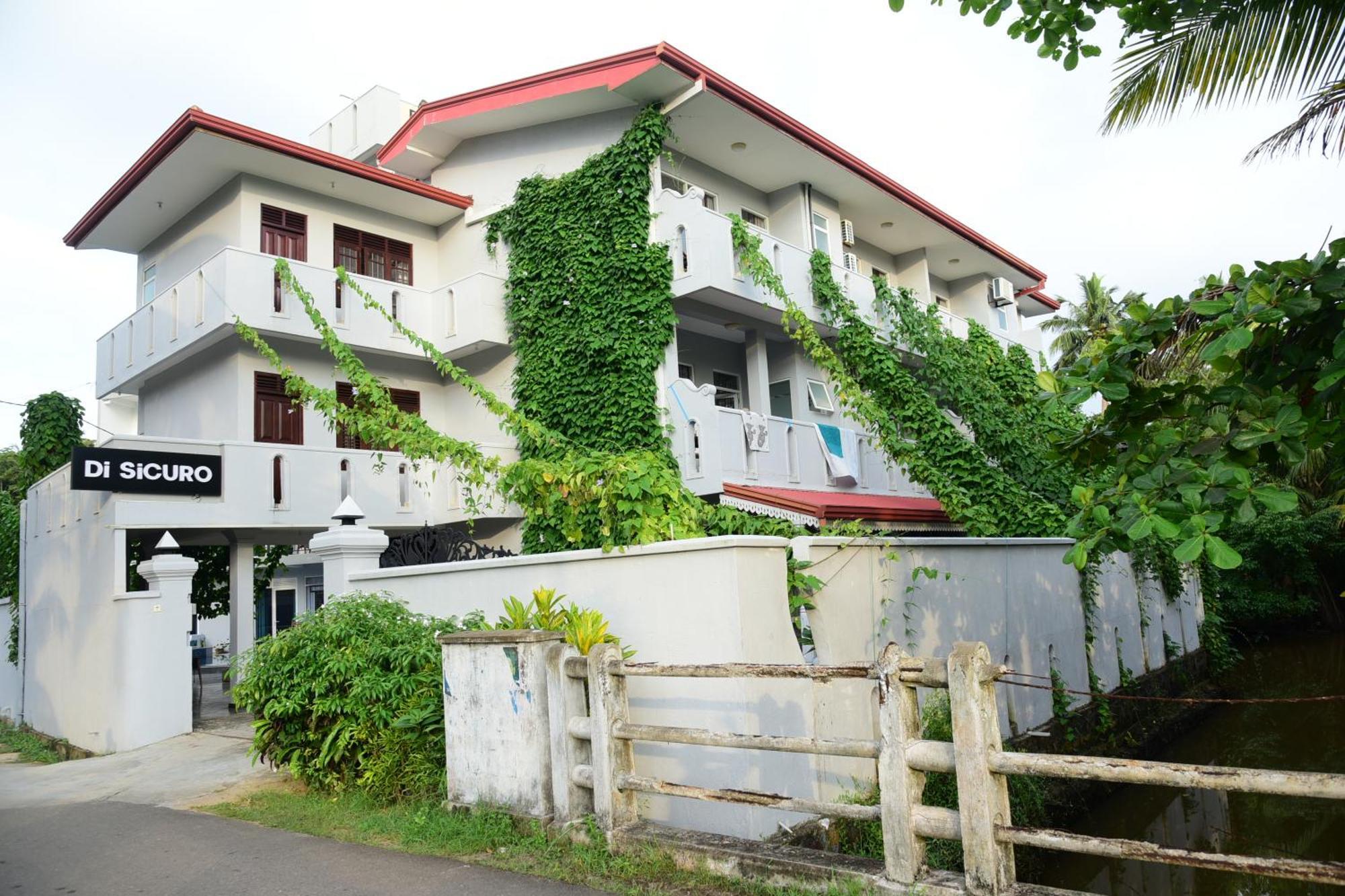 Di Sicuro Tourist Inn Hikkaduwa Extérieur photo