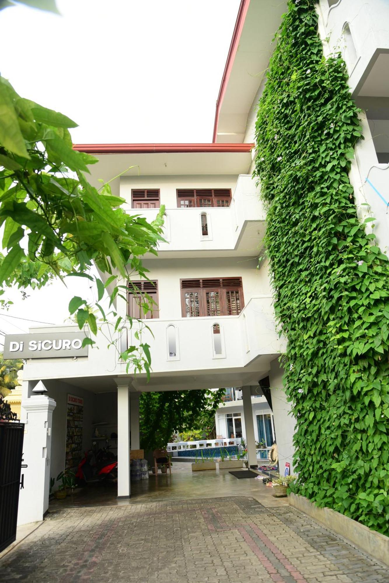 Di Sicuro Tourist Inn Hikkaduwa Extérieur photo