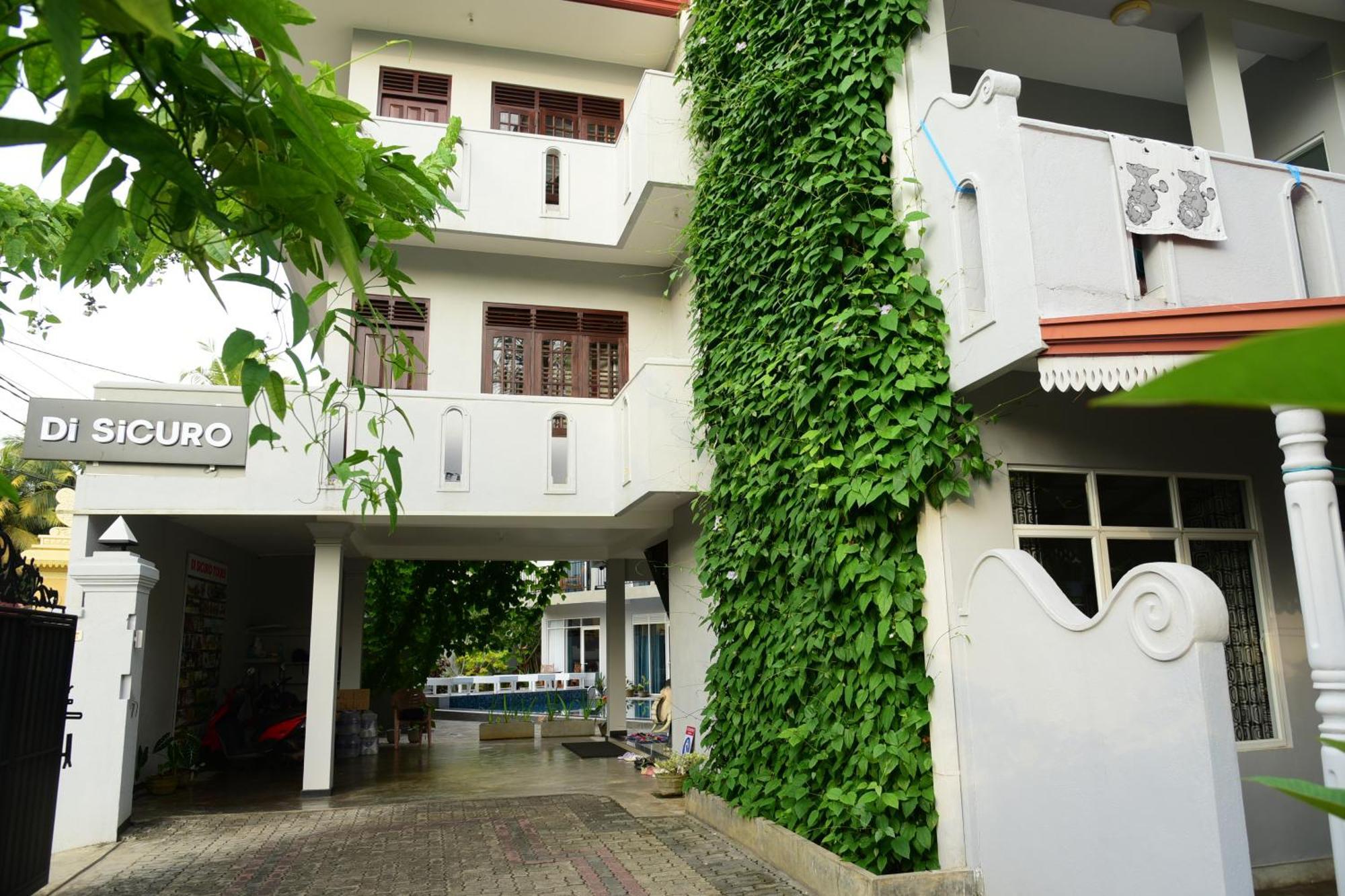 Di Sicuro Tourist Inn Hikkaduwa Extérieur photo