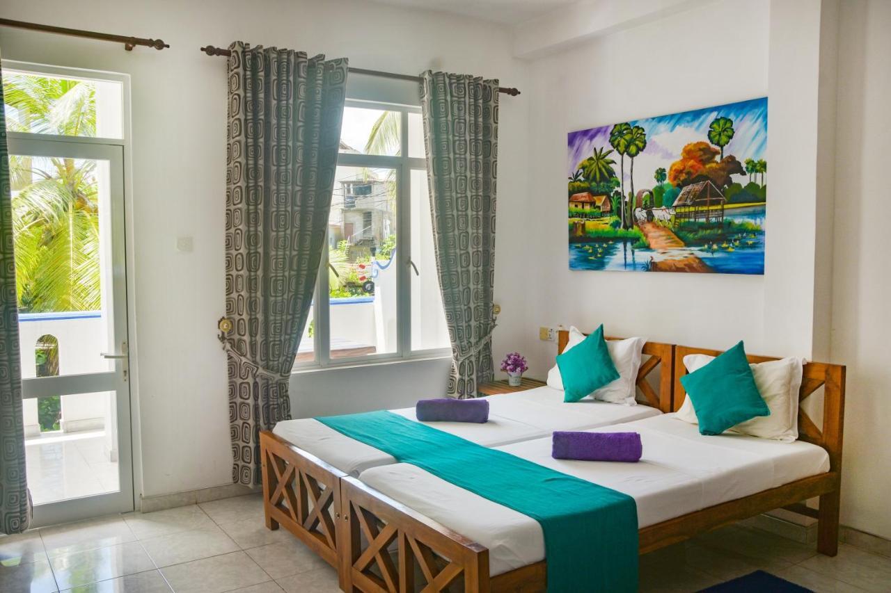 Di Sicuro Tourist Inn Hikkaduwa Extérieur photo