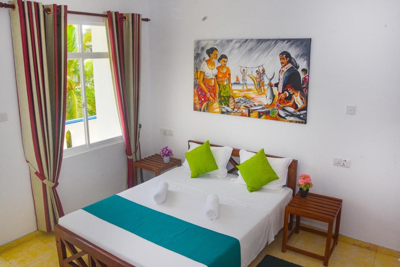 Di Sicuro Tourist Inn Hikkaduwa Extérieur photo