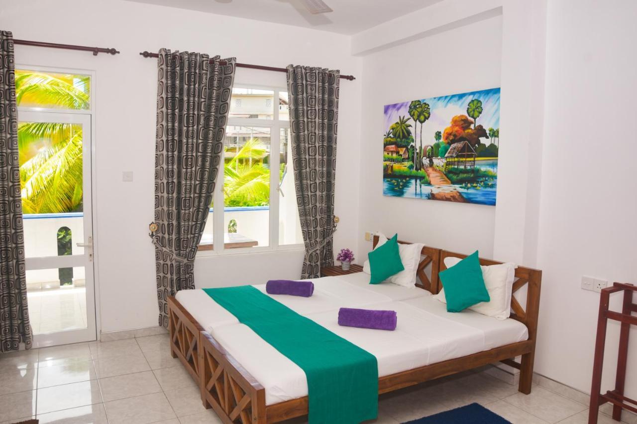 Di Sicuro Tourist Inn Hikkaduwa Extérieur photo
