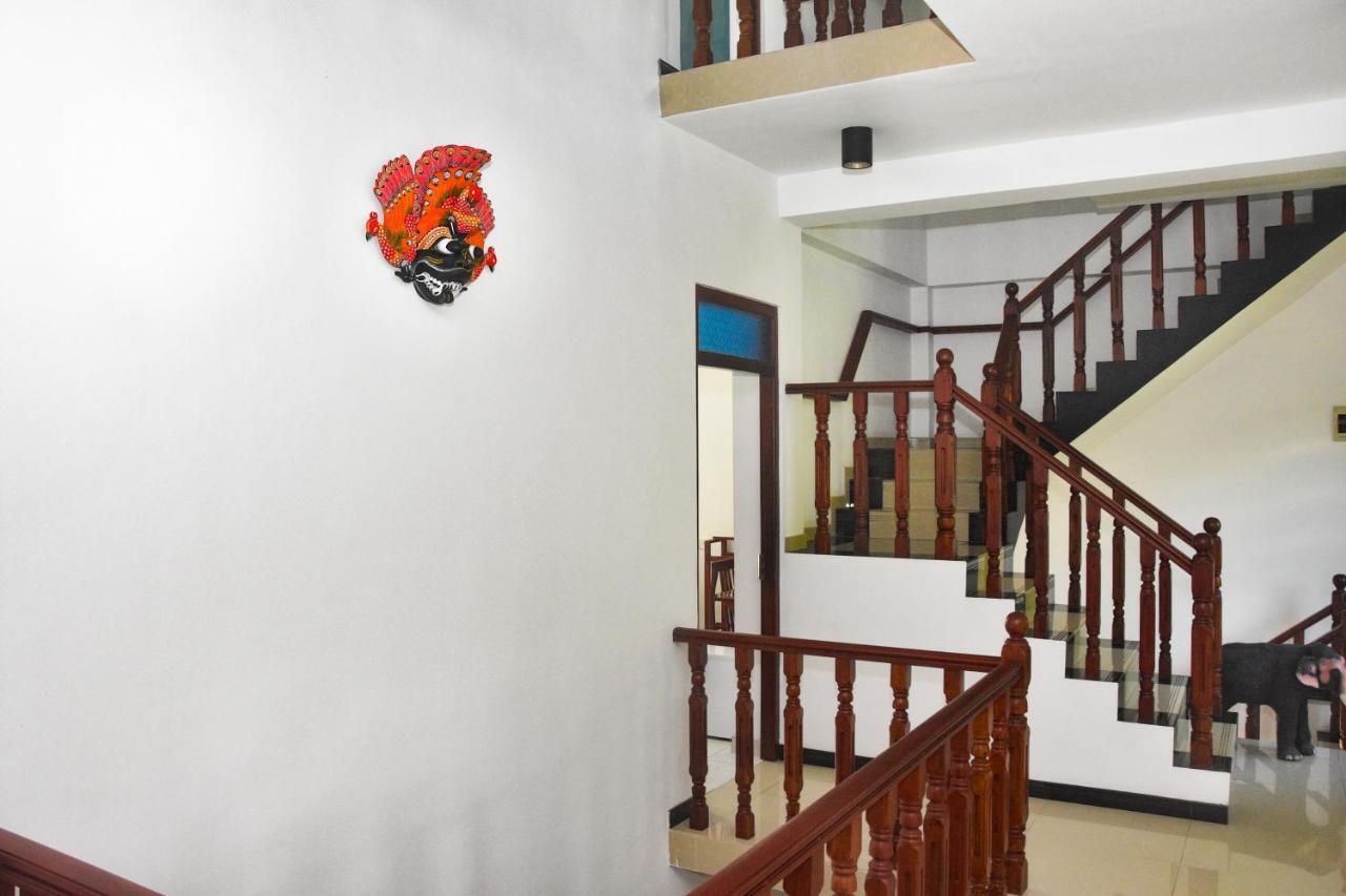 Di Sicuro Tourist Inn Hikkaduwa Extérieur photo
